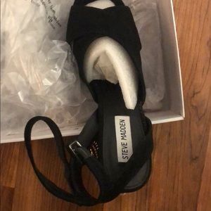 BEAND NEW! NEVER WORN Steve Madden Heels
